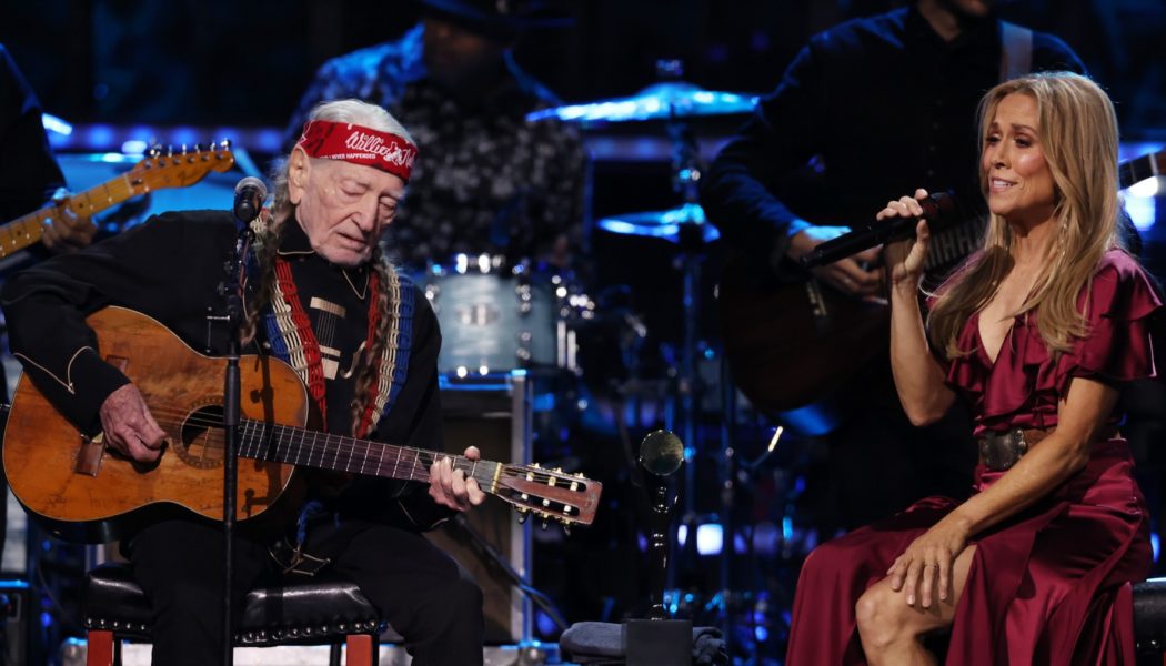 Willie Nelson performs with Sheryl Crow, Dave Matthews, and Chris Stapleton at Rock Hall of Fame ceremony