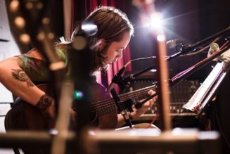 Billy Strings Teases New Music On Reprise Records [Update]