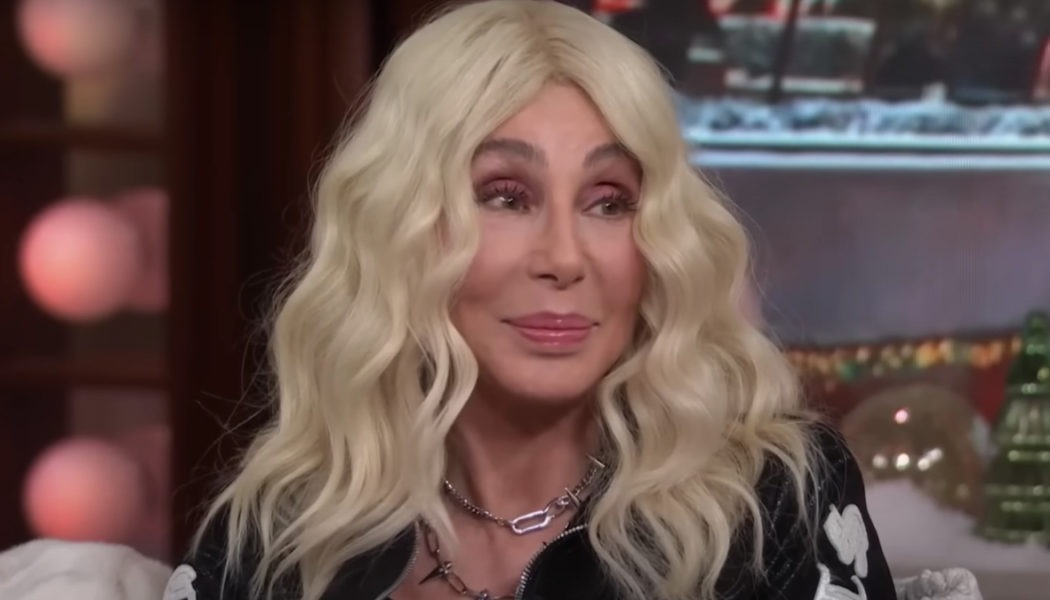 Cher tells Rock and Roll Hall of Fame to "go you-know-what themselves"