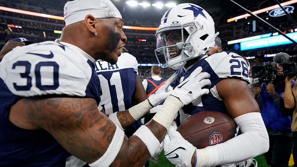 DaRon Bland celebrates