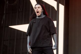 Falling in Reverse's Ronnie Radke curses out venue, refuses to sell merch due to 25% cut