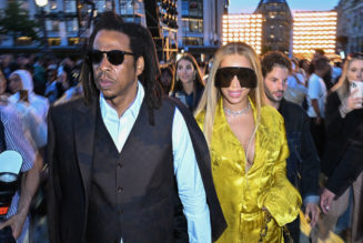 Jay-Z & Beyoncé Take The Fam On A New York City Bus Tour