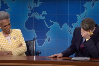 Michael Che and Colin Jost take part in brutal "Joke Swap" on SNL