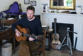 One man, one guitar, and the music of Africa head Down Under
