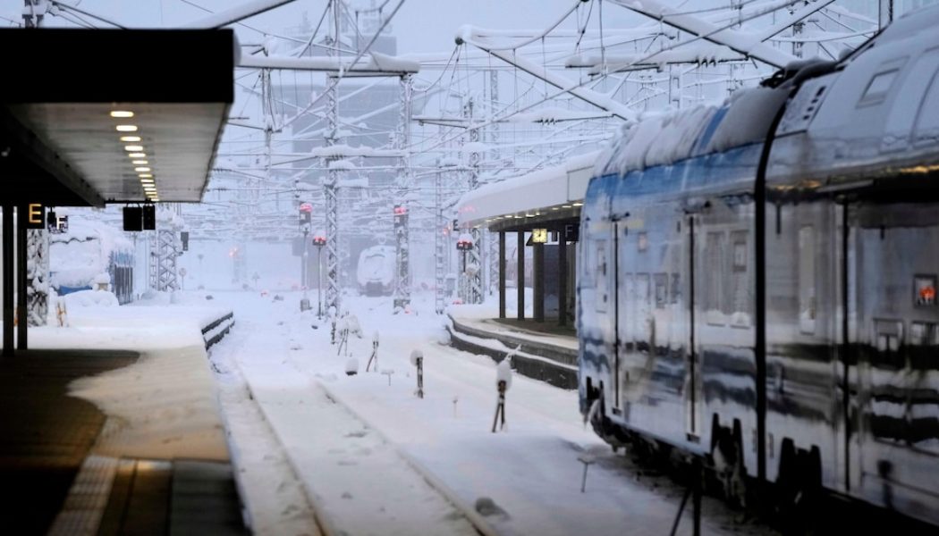 Snowstorm brings Munich airport to a standstill and causes travel chaos in Germany