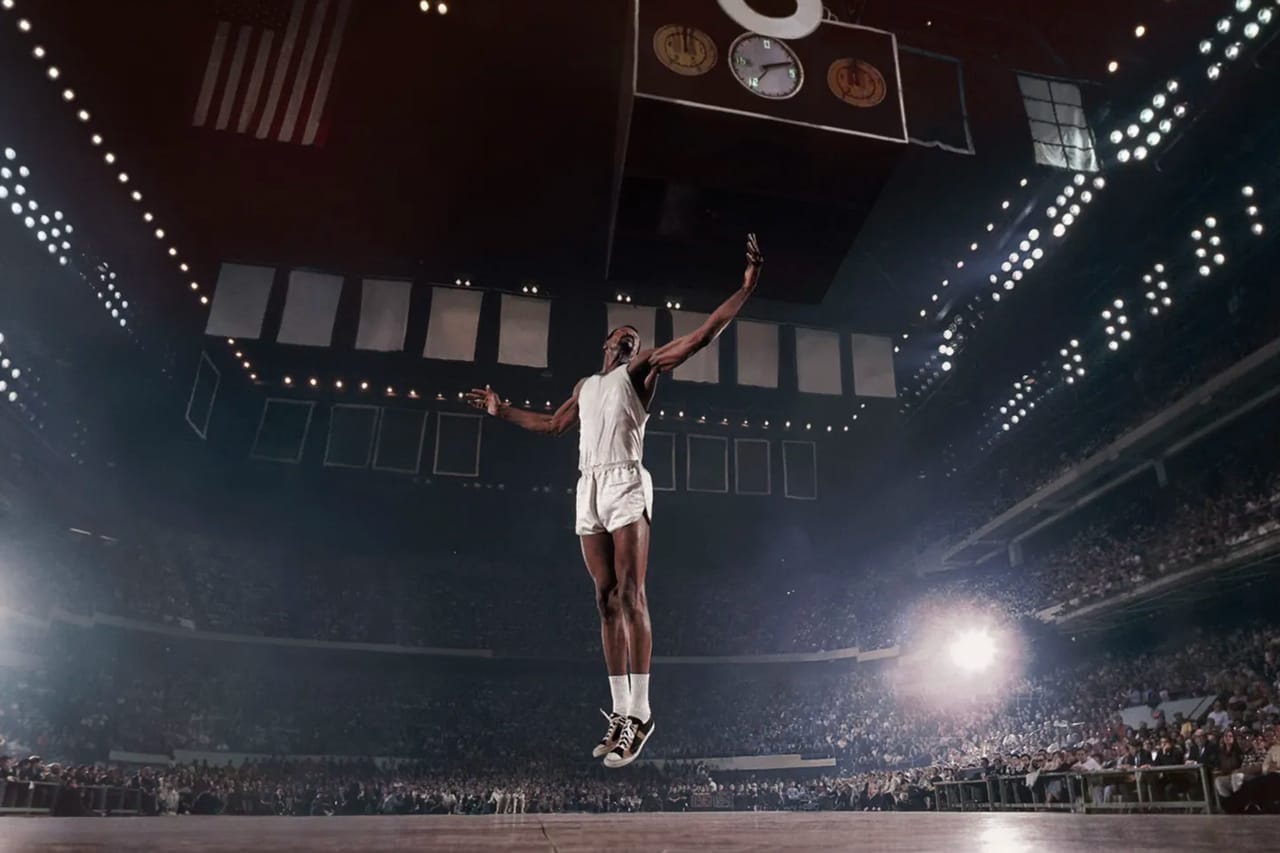 Paul Pfeiffer Dissects the Cult of Celebrity in MOCA Exhibition