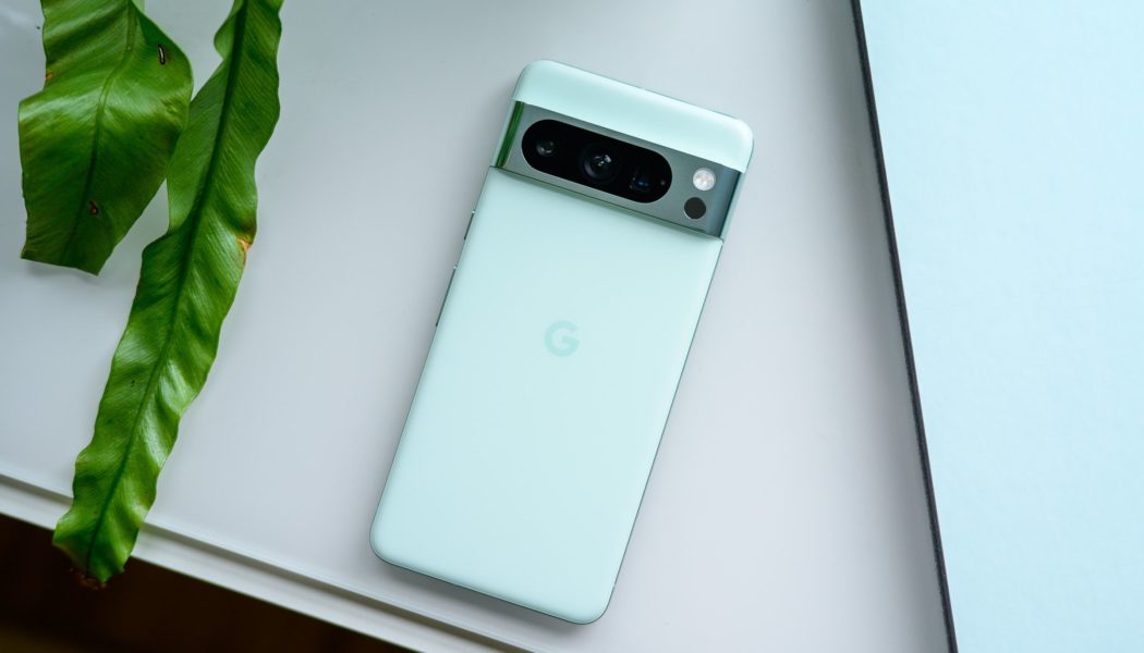 Google’s Pixel 8 phones now come in a new mint color
