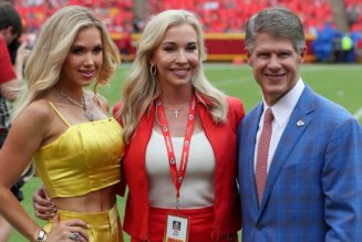 Gracie Hunt thanks Chiefs fans for showing up to frigid playoff game: 'You’re the real MVPs!'