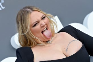 Grand Ole Opry apologizes for Elle King's disastrous Dolly Parton tribute performance