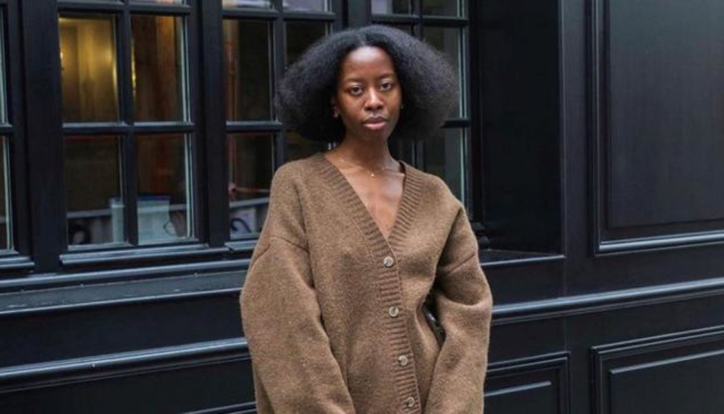 I'm a Brit Living in Paris—5 "Dated" Trends French Women Are Passing on in 2024