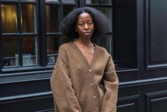 I'm a Brit Living in Paris—5 "Dated" Trends French Women Are Passing on in 2024