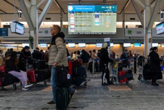 Passenger arrested at YVR after travel companion assaulted on board flight