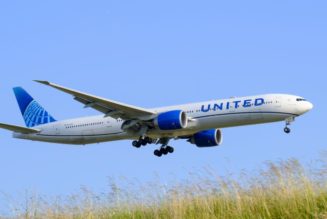 Passengers hoped this ‘time traveling’ flight would give them two New Year’s Eves – but they arrived in the wrong year | CNN