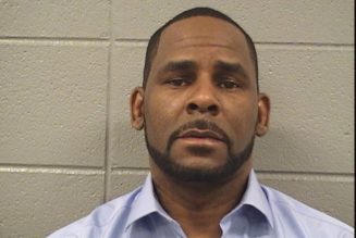 R. Kelly Claims He Can't Read, Shouldn't Pay $10.5 Million Lawsuit