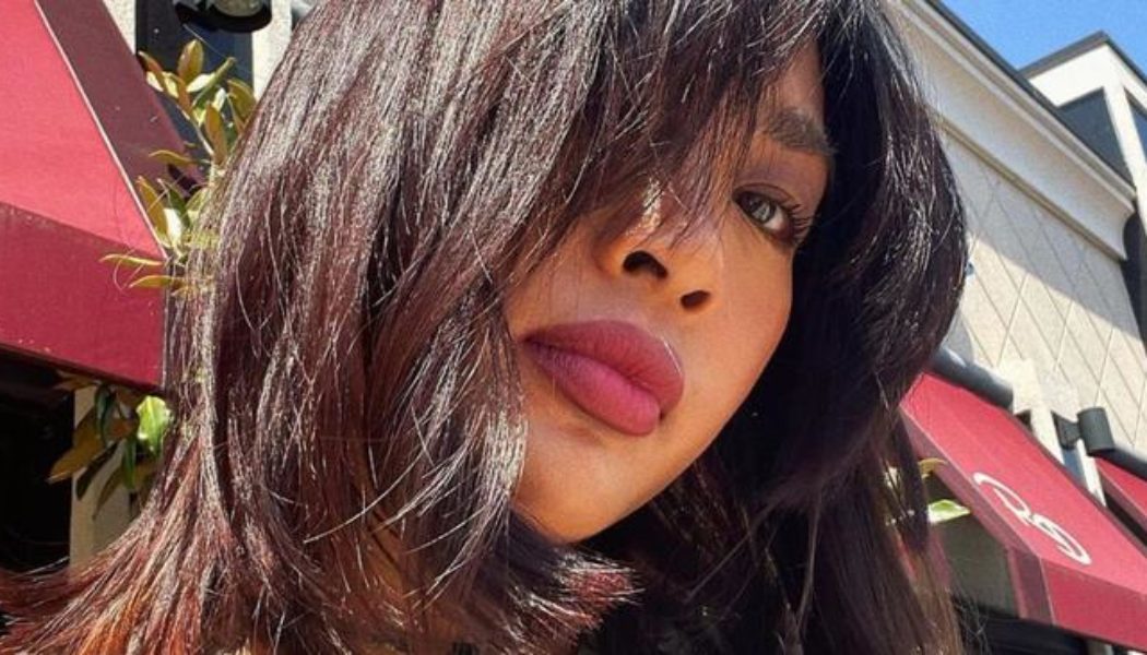 This Low-Key Bob Is The Only Haircut I Can Think About Right Now