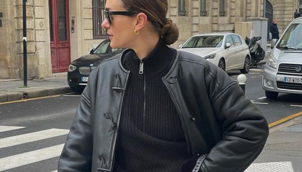 When French Women Wear Leggings, These Are the Outfit Formulas They Rely On