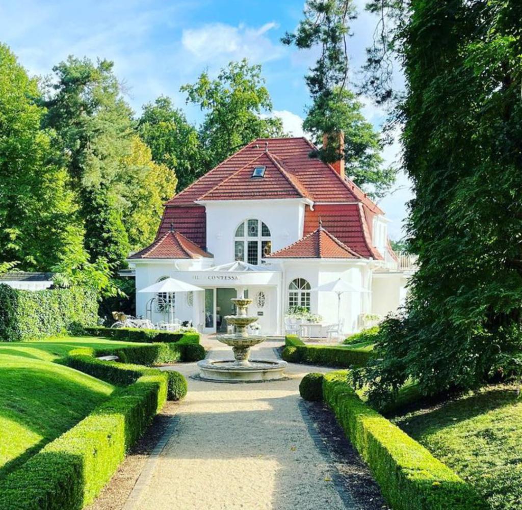 Riviera-Flair in Brandenburg: Das Villa Contessa Resort am Scharmützelsee
