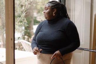 People in London and Paris Are Swapping Their Ballet Flats for This Sleek Shoe