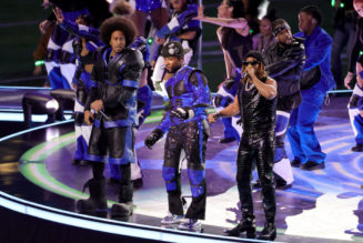 Usher Sports Some Exclusive Chrome Air Jordan 4s