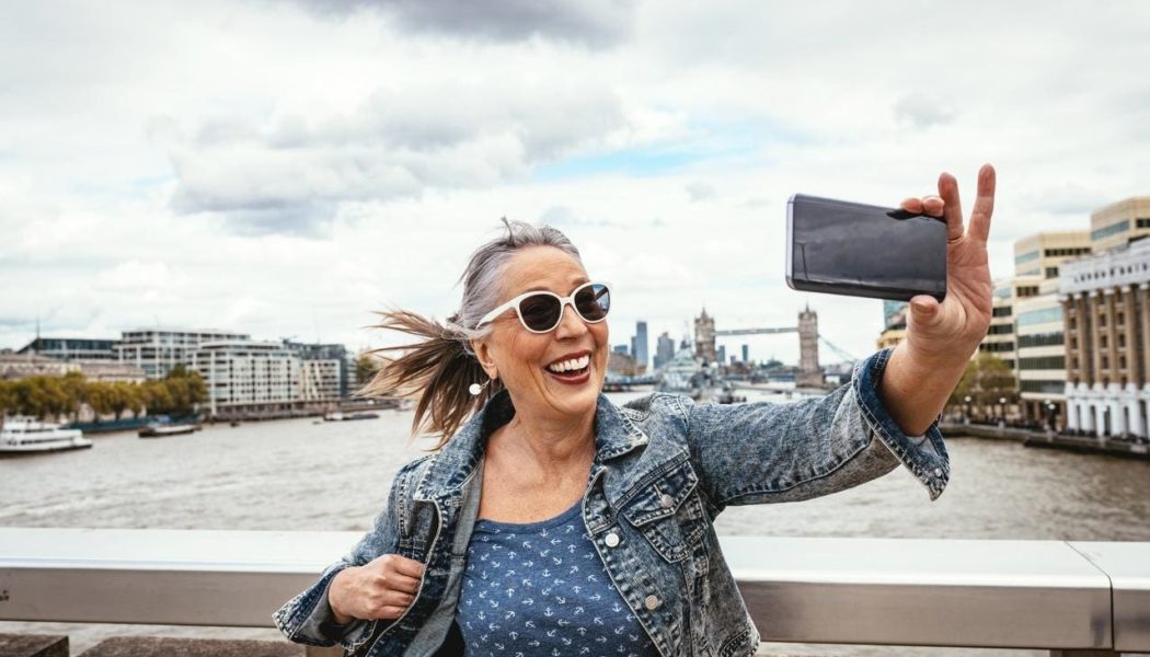 Why Women Travel More Than Men, According To Experts