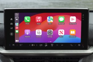 Apple CarPlay is anticompetitive, too, US lawsuit alleges