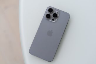 Apple will cut off third-party app store updates if your iPhone leaves the EU for a month