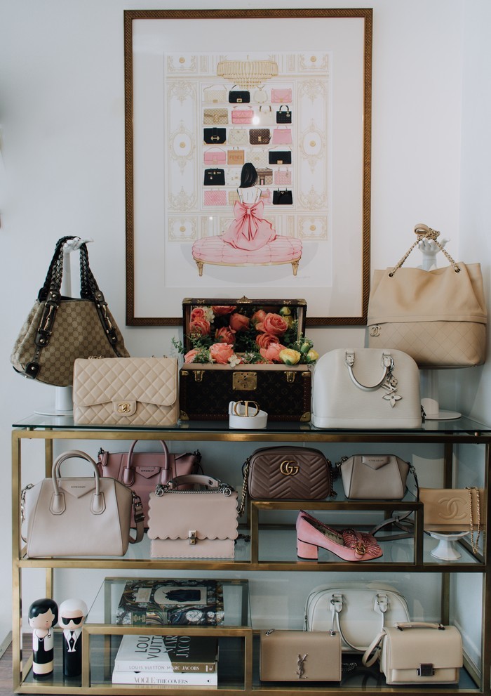 Valamode luxury consignment.