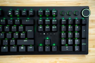 Razer’s lightning-quick Huntsman V2 keyboard is down to its lowest price to date