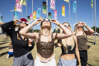 Solar eclipse sparks mass travel