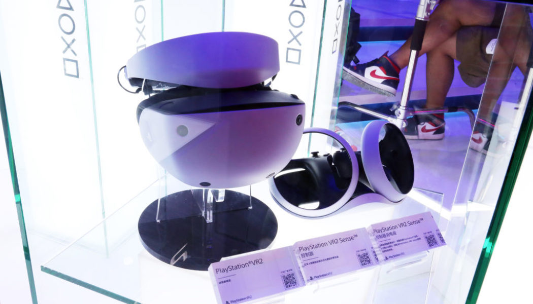 Sony Allegedly Stops PlayStation VR2 Production, Gamers React