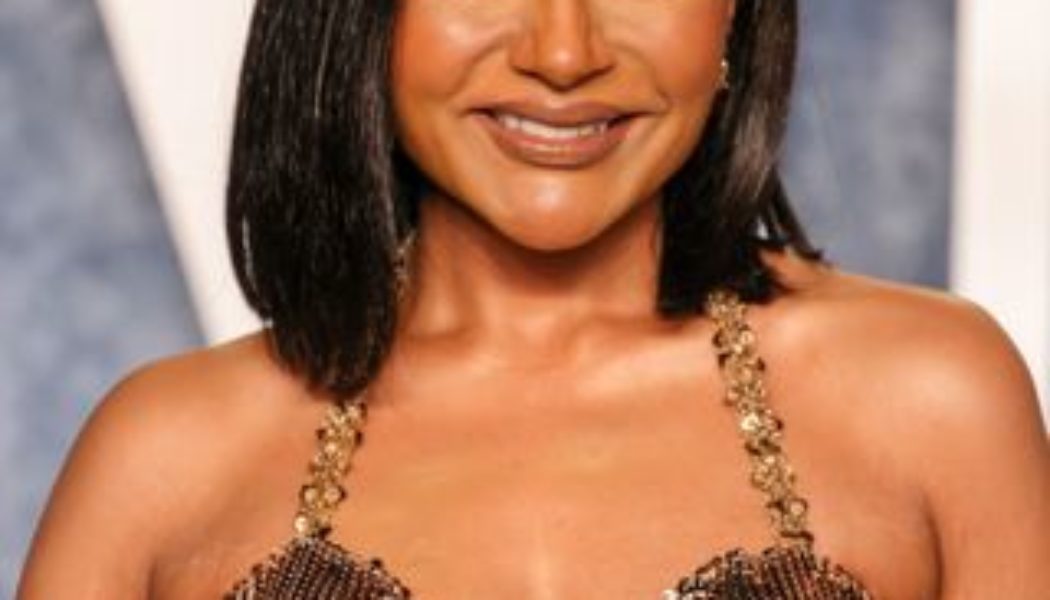 I Asked a Top Hairstylist Which Bob Would Suit My Round Face Shape Best