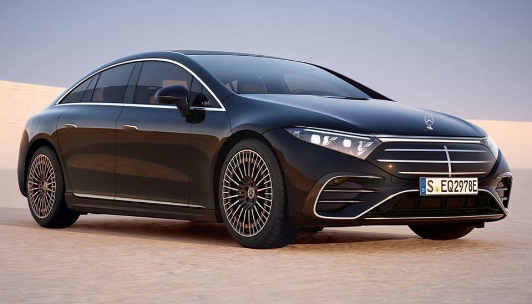 Mercedes-Benz Blends Classic Luxury and Future Tech With New EQS