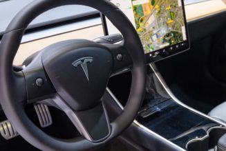 Tesla Settles Lawsuit Over 2018 Model X Crash That Killed Apple Engineer