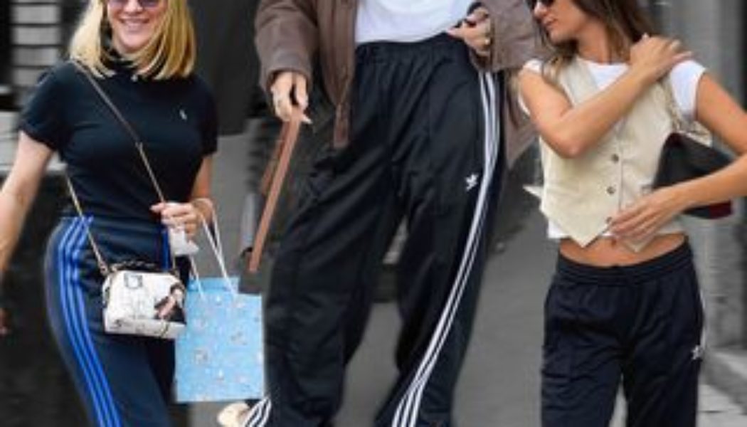 The Controversial Trouser-and-Shoe Combo the Fashion Set Is Wearing Right Now