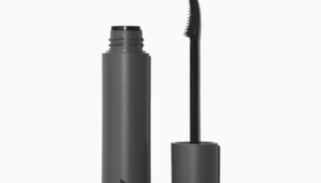 The Internet Was Intimidated by This Mascara Wand—Our Editors Can't Get Enough