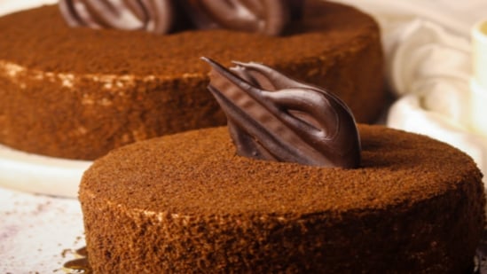 6. Limit consumption of bakery items like cakes and rusks. These items are high in sugar and contain saturated fat.&nbsp;