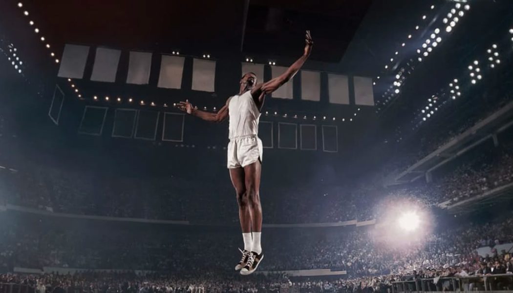 Paul Pfeiffer Dissects the Cult of Celebrity and the Construct of Spectacle in MOCA Exhibition