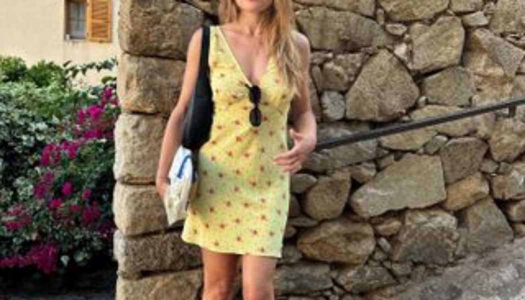 11 Pretty Outfits All the European Girls Are Wearing on Vacation