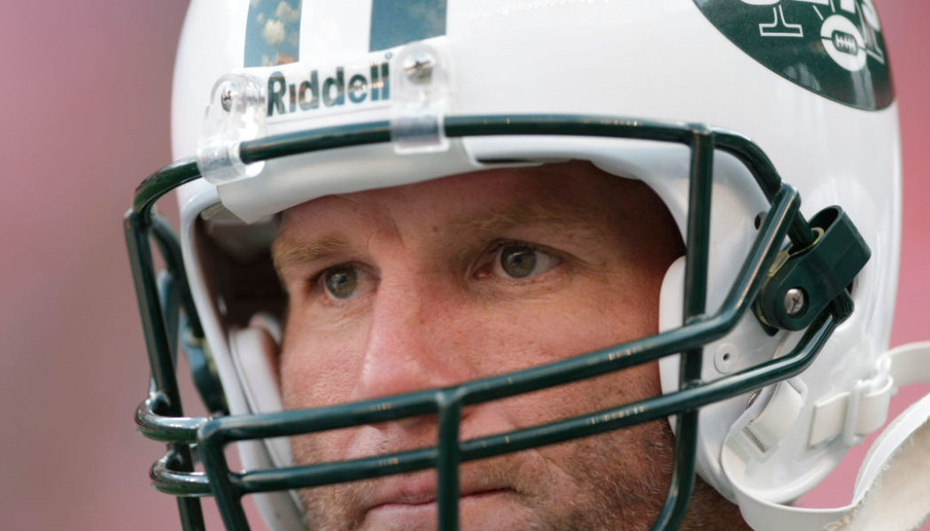 Brett Favre Wants Lawsuit Against Shannon Sharpe Reinstated