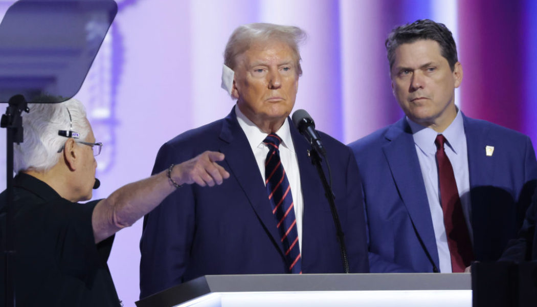 "Sleepy" Donald Trump At RNC Goes Viral,Social Media Cracks Up