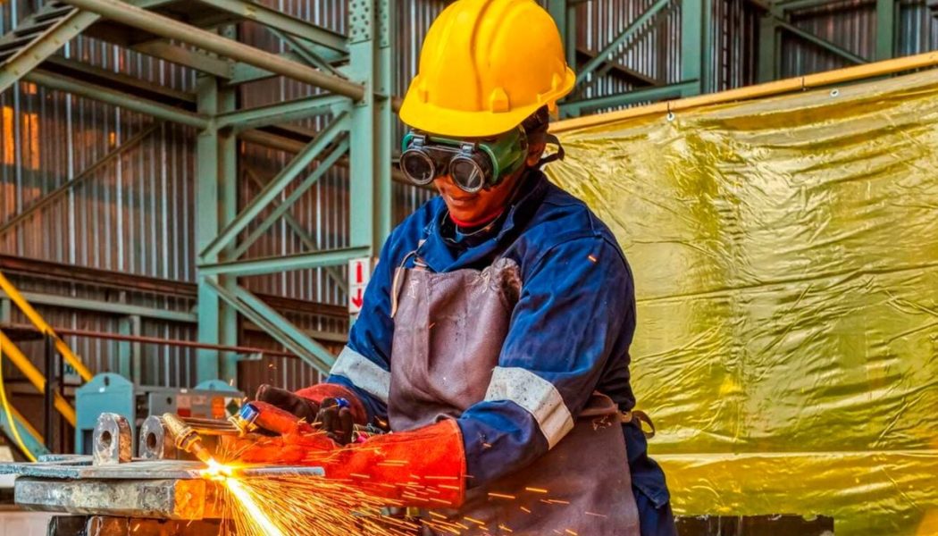 Manufacturers now seek stimulus package as weak demand cuts sales