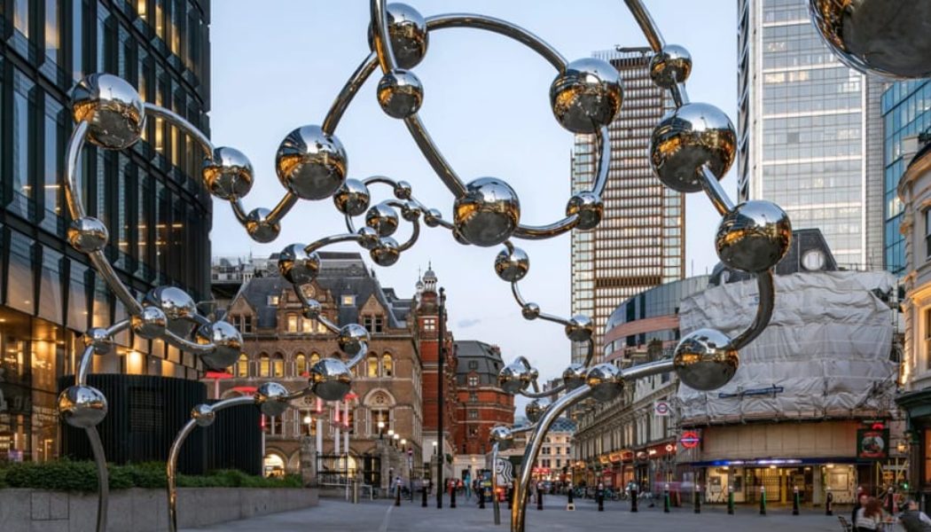 Yayoi Kusama's 'Infinite Accumulation' Sculpture Swirls in London