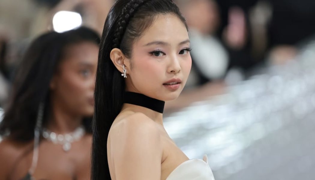 BLACKPINK's Jennie Officially Signs Solo Deal with Columbia Records