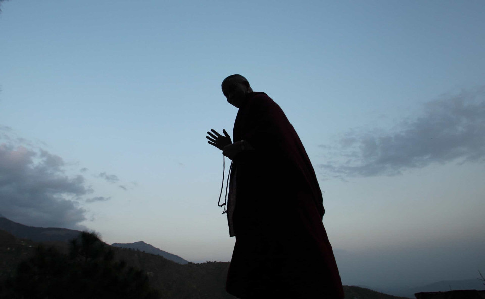 Mönche müssen sich von körperlicher Intimität fernhalten