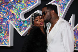 Diddy's Mom, Janice Combs & His Twin Daughters Visit Him In Brooklyn NY Jail