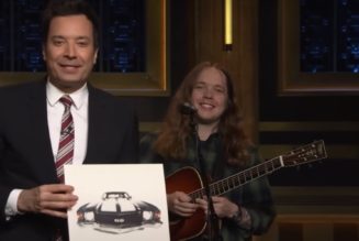 Billy Strings performs “Seven Weeks in County” on Fallon's Thanksgiving episode