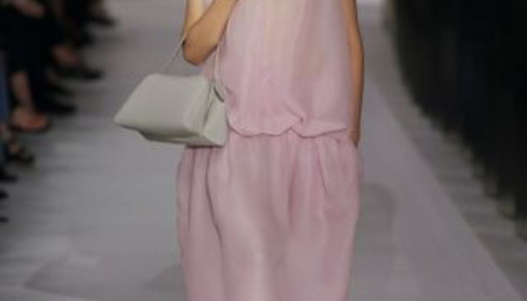 9 Outfit Formulas We Predict the Fashion Set Will Wear on Repeat in 2025