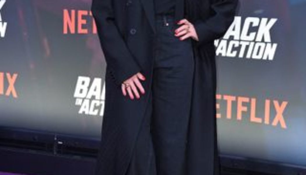 Cameron Diaz Wore the Jeans-and-Flats Combo Fashion People Have Banked for the First Week of Spring