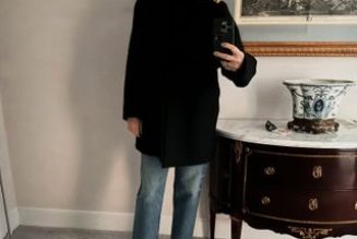 Celebs in Their 40s and 50s Are Styling Jeans With This One Sneaker Color Trend