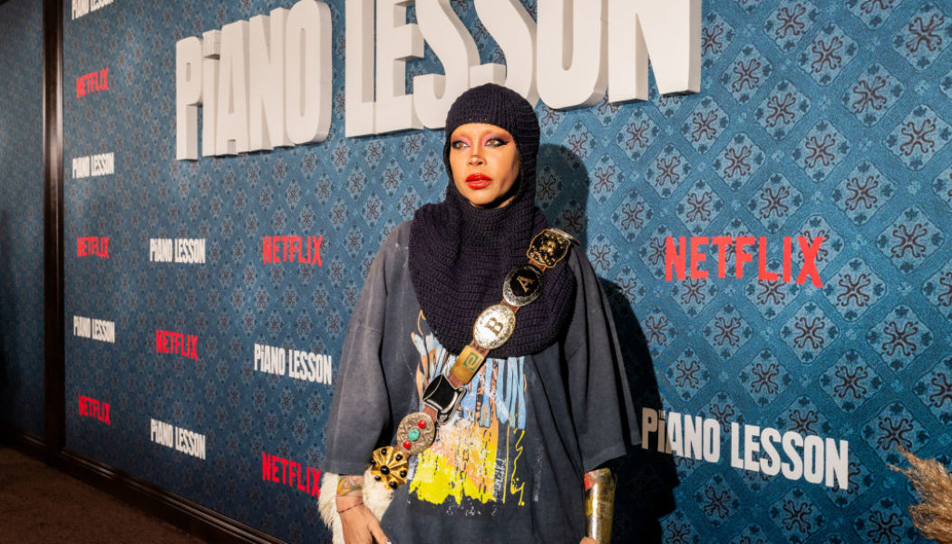 Erykah Badu DM's Playboi Carti, "Love U, Keep On"